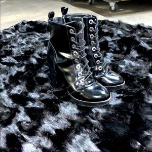 BLACK COMBAT BOOTS